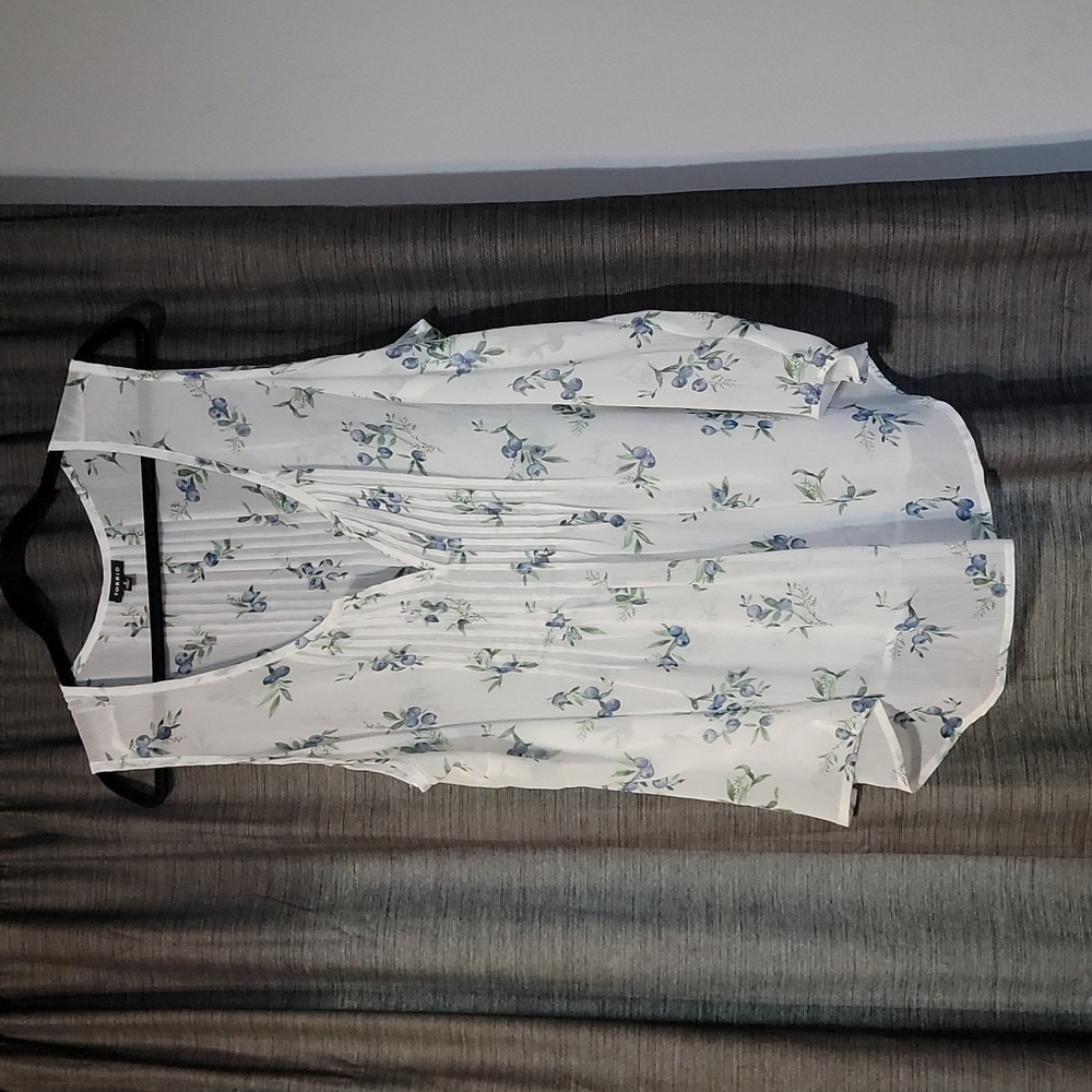 Torrid size 3 blouse